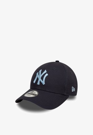 Navy baseball cap made of cotton, featuring a light blue embroidered logo on the front, curved brim, and adjustable back strap.