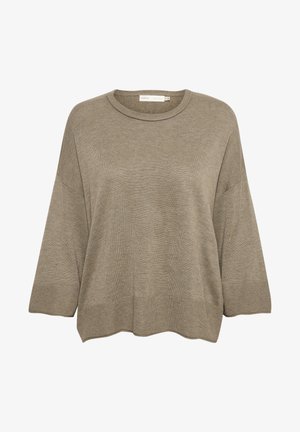 Lysbrun strikket sweater med rund hals, sænkede skuldre og trekvartærmer. Ribbet manchetter og kant. Blød tekstur.