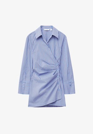 Blau-weiße gestreifte Hemdbluse mit maßgeschneidetem Kragen, Wickeldesign, langen Ärmeln und asymmetrischem Saum. Mit blauen Knöpfen.