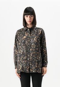 Camicia nera e oro con motivo, colletto, maniche lunghe e chiusura a bottoni; presenta un design elegante e una texture liscia.