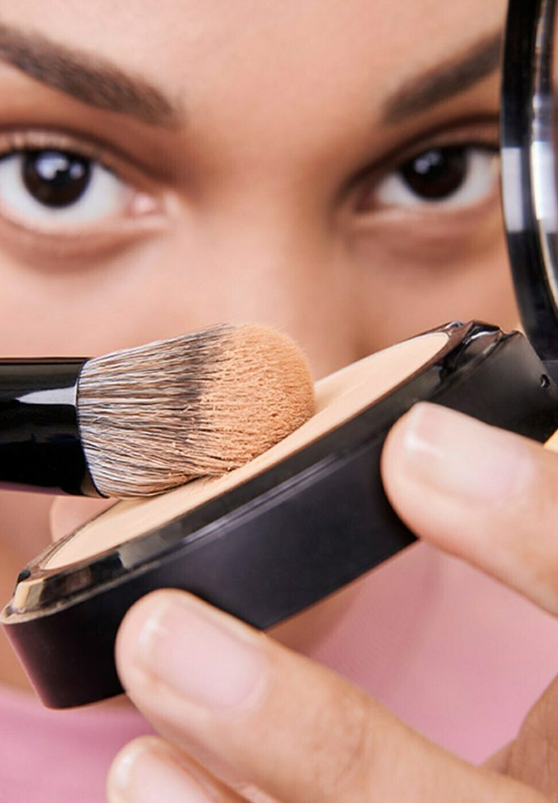 Damen Teint | SEPHORA COLLECTION MATTIERENDE KOMPAKTGRUNDIERUNG MATTE FOUNDATION Foundation 20. Crème / Cream/offwhite - QL76409 Damen Teint | SEPHORA COLLECTION MATTIERENDE KOMPAKTGRUNDIERUNG MATTE FOUNDATION Foundation 20. Crème / Cream/offwhite - QL76409