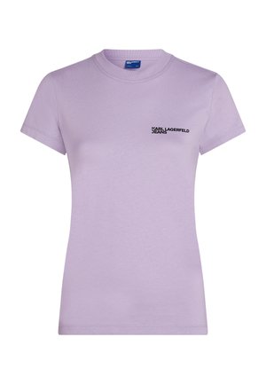 Fialové tričko vyrobené z bavlny, s krátkými rukávy a kulatým výstřihem. Černý potisk "KARL LAGERFELD JEANS" na levé části hrudi.
