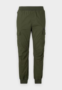 Olivgröna cargobyxor med elastisk midjeband, flera sidofickor, tapered bendesign och en mjuk, hållbar tygstruktur.