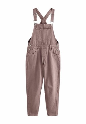 Salopette en denim couleur mauve avec bretelles croisées réglables, multiples poches et fermetures à boutons à la taille et sur les bretelles.