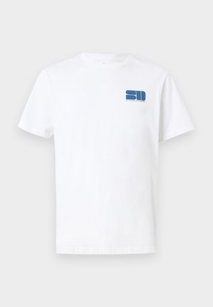 White cotton t-shirt with short sleeves, featuring a blue logo "SD" on the left chest. Classic crew neck design, smooth texture.