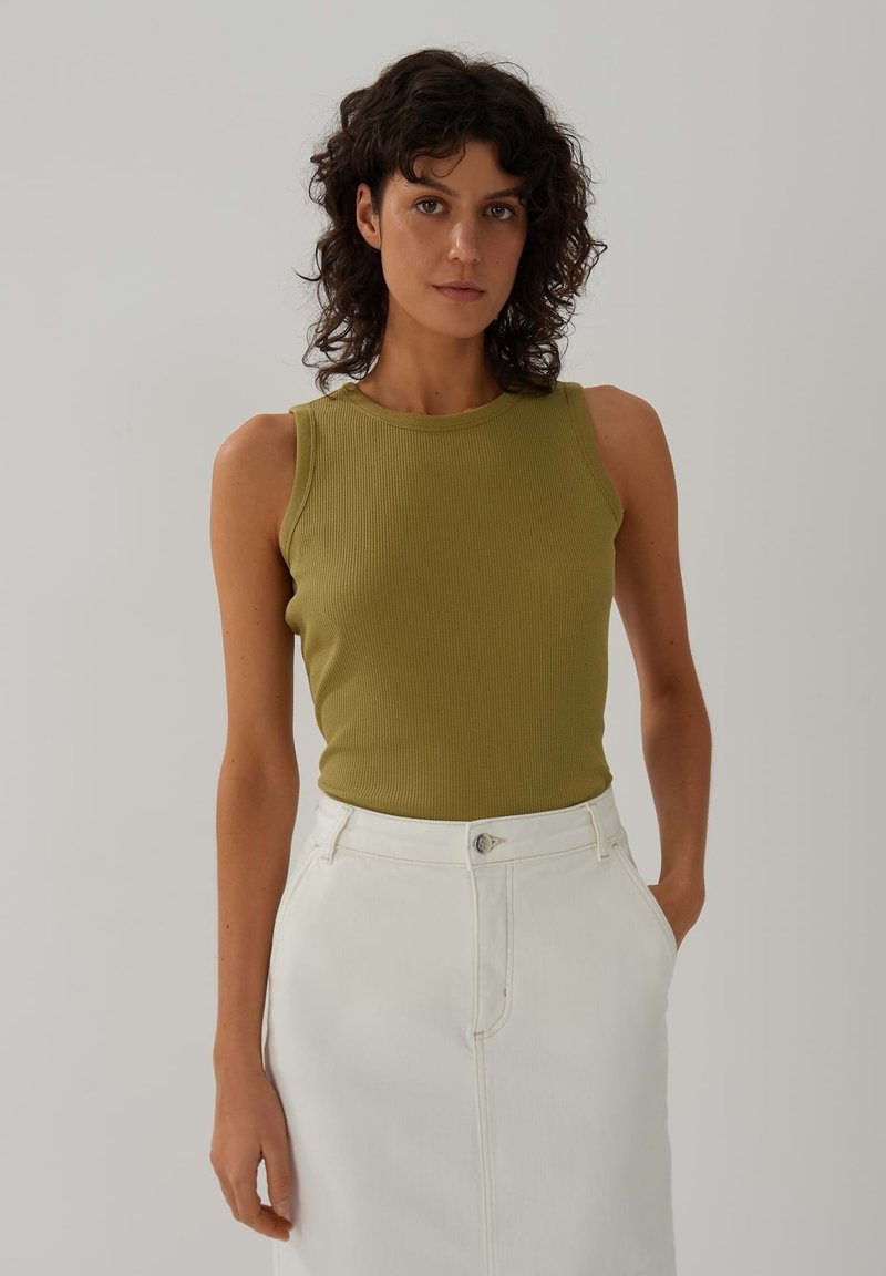 someday. SLIM FIT RIB - Top - green moss