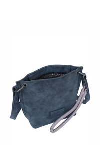 Borsa a tracolla in finta pelle blu con una texture morbida, apertura superiore e una tracolla a spirale viola. All'interno presenta un motivo maculato.