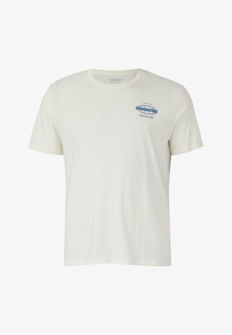 T-shirt blanc à manches courtes et col rond avec petit logo bleu "s.Oliver Clothing Co." sur la poitrine gauche.