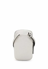 Bílá kožená crossbody taška s hladkou texturou, obdélníkovým tvarem, nastavitelným popruhem a zipovým uzávěrem. Minimalistický design s černými akcenty.