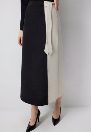 Maxi skirt - black