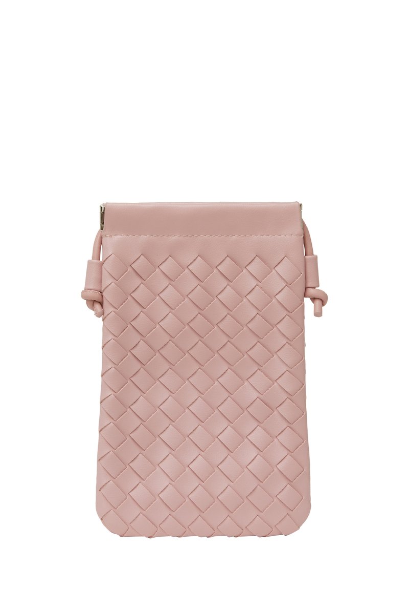Clutch in pelle rosa intrecciata con finitura liscia, forma rettangolare, chiusura con zip superiore e un motivo decorativo intrecciato.