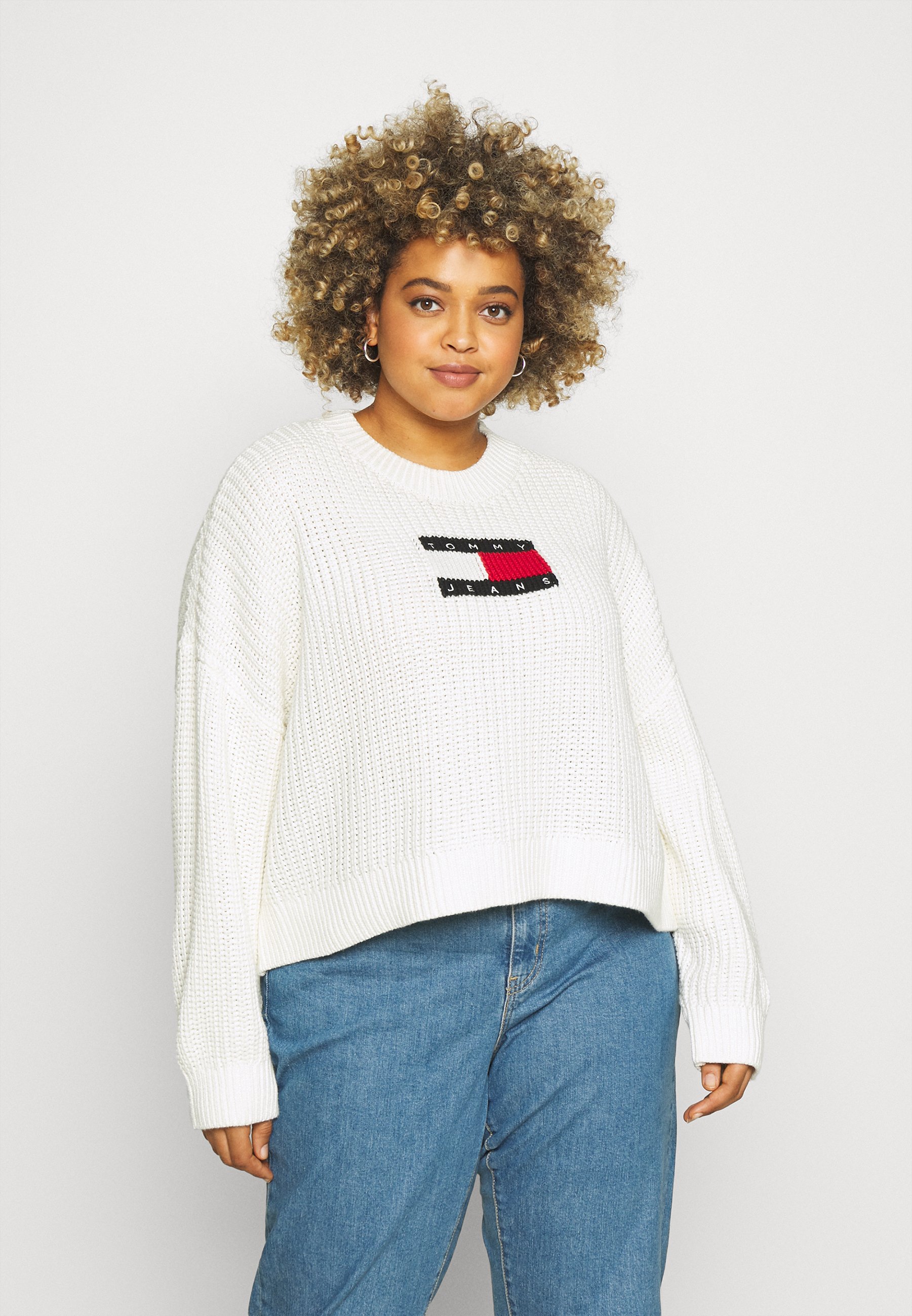 white tommy jeans jumper