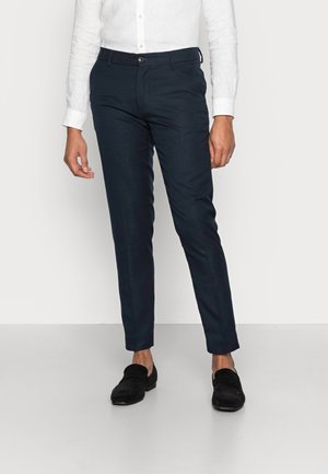 MOTT CLASSIC CHINO - Chino - night