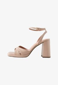 Non sélectionné, nude