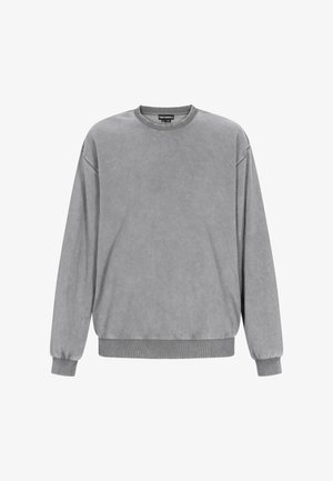 Harmaa pitkähiainen huppari, joka on valmistettu pehmeästä kankaasta. Siinä on pyöristetty kaula-aukko, ribbireunat hihoissa ja rento malli, jossa on pudotetut olkapäät.