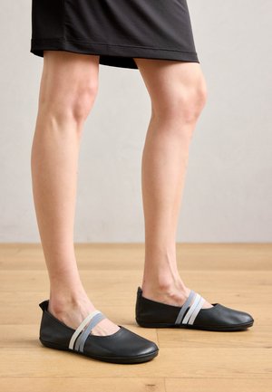 Ankle strap ballet pumps - black