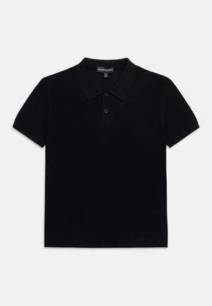 Crna polo majica kratkih rukava s dva gumba i ovratnikom, položena ravno na bijeloj pozadini.