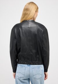 Mustang Skinnjacka - schwarz