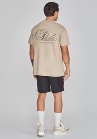 SIKSILK GRAPHIC - Camiseta estampada - beige