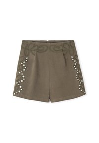 Pantalones cortos de color verde oliva con patrones decorativos cosidos y acentos plateados en los lados. Hechos de una tela texturizada, con un zipper trasero.