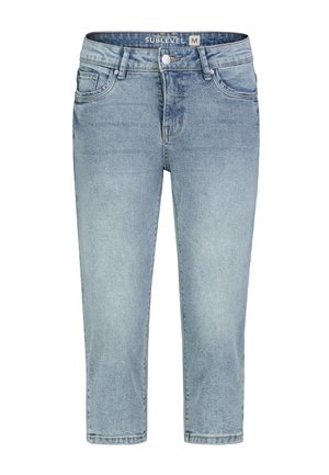 Hellblaue Denim-Jeans mit fünf Taschen, Knopfverschluss und mittlerer Taille, gekürzte Länge.