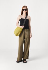 GAP COMPACT TUBE  - Top - black