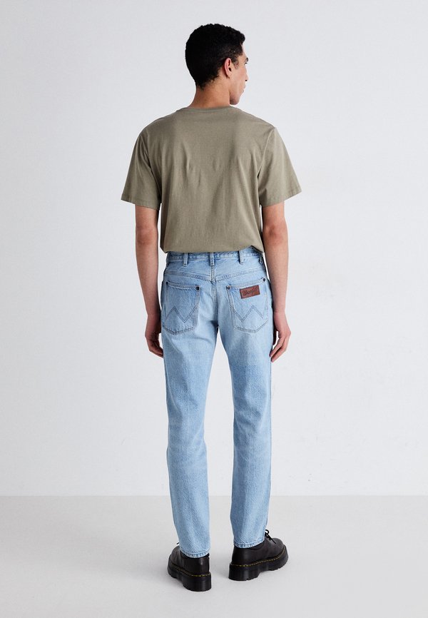 RIVER - Straight leg jeans - arctic4