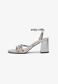 Unselected, silver-coloured