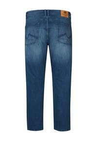 Niebieskie dżinsy o prostym kroju, z dwiema tylnymi kieszeniami i skórzaną metką marki przy pasku. Całość w przetartym stylu.