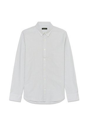 Valge pika varrukaga särk hele siniste vertikaaltriipudega, nööbitava krae, rinnatasku ja kaardus äärega. Puuvillase kanga tekstuur.