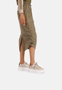 Queen Helena Sneakers basse - beige