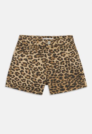 Calças de ganga com padrão de leopardo, com fecho de botão, cinco bolsos e uma bainha desfiada. As cores principais são bege, castanho e preto, com um acabamento texturizado.