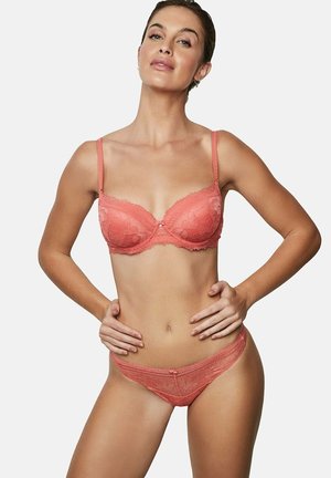 PRÉFORMÉ AGATHA - Soutien-gorge à armatures - corail