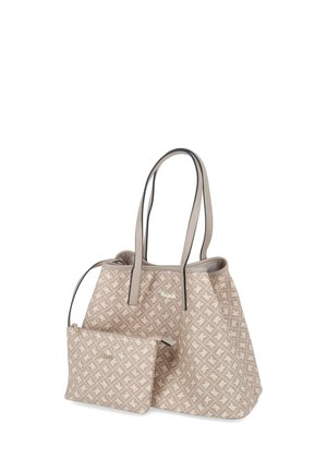 Beżowa torba typu tote i pasująca saszetka na zamek, obie z wzorem diamentu i podwójnymi długimi uchwytami, ułożone obok siebie.