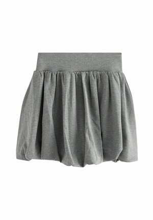 Jupe grise en tissu doux, avec un design froncé et une taille élastique. La silhouette est courte et volumineuse.