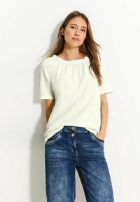 Cecil Camicetta - weiß