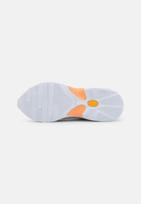 ARKK Copenhagen CRUISR VULKN VIBRAM UNISEX - Sapatilhas - white/peach/cobber