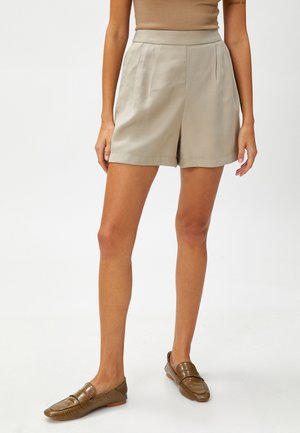 Shorts - brown