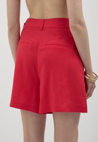 Calliope BERMUDA - Shorts - rosso