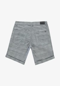 Grijze geruite shorts met een relaxed fit, twee achterzakken en omgeslagen zoom. Gemaakt van een lichtgewicht stof met een subtiele textuur.