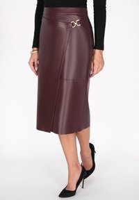 faina Kietaisuhame - burgundy