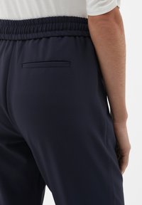 s.Oliver BLACK LABEL Jogginghose - dark navy