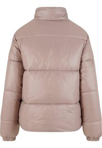 Polstret jakke i myk rosa, med høy krage, quiltet design, elastiske mansjetter og en avslappet passform. Glatt, blank tekstur.