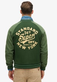 Superdry & Co COLLEGE GRAPHIC - Sudadera con cremallera - forest green