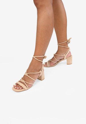 Bosanova, CON TACÓN ANCHO - Sandalias - beige