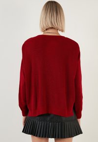 LELA Maglione - red