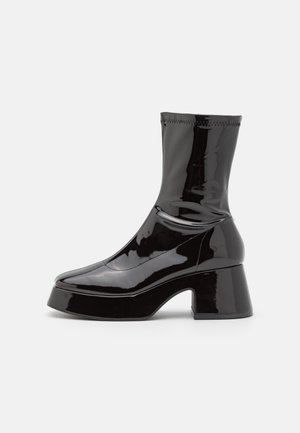 Platform ankle boots - black