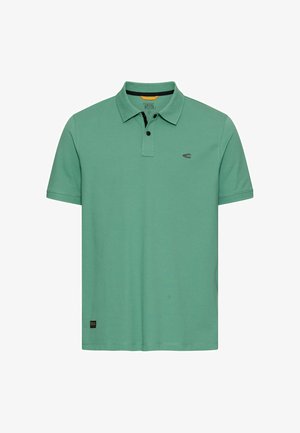 Groen poloshirt met korte mouwen, twee-knopsluiting, klein logo op de borst en een zwart label vlak bij de zoom.