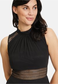 Haut Sans Manches GF FERRE En Dentelle Et Plissé - Noir Taille S - Neuf Avec étiquettes - Fabriqué En Italie