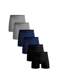 Šest bokseric v sivi, mornarski in črni barvi, z oprijetim krojem in črnimi elastikami v pasu z blagovno znamko "MUCHACHO MALO".